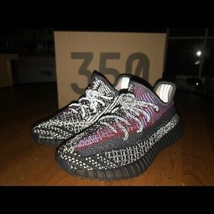 Yeezy 350 v2
